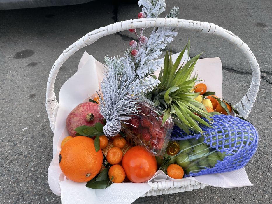 Фруктовая корзина( оформим, доставим)