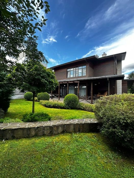 Сдается новый большой особняк на Новомосковском!