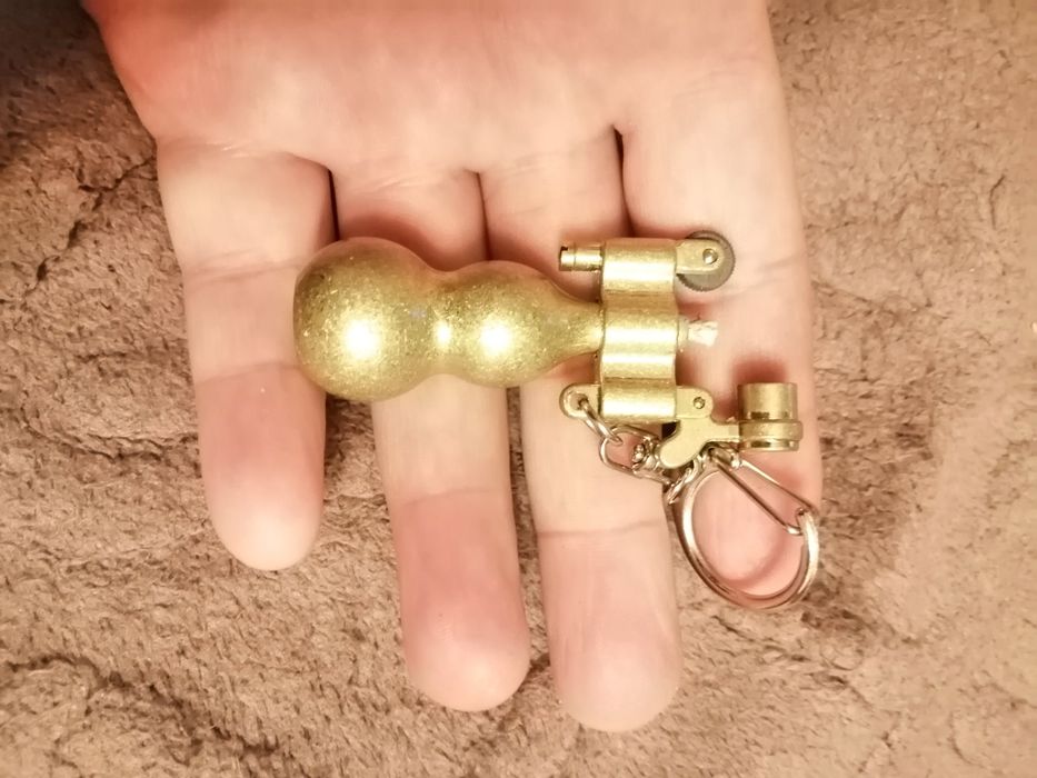 Новая зажигалка.