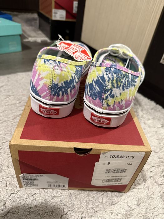 Adidasi Vans of the Wall