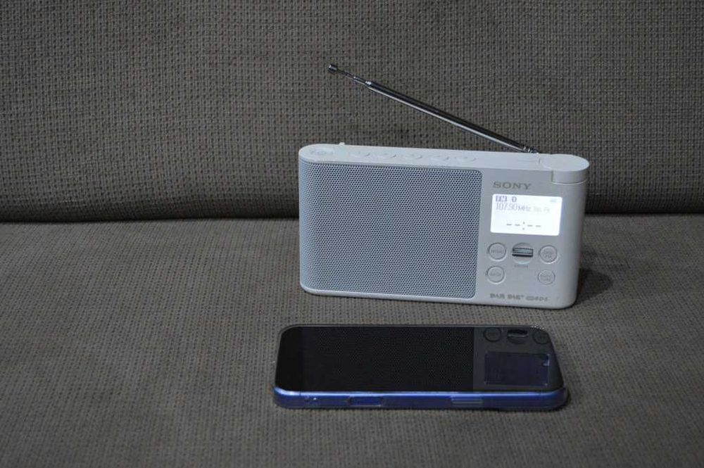 Radio portabil digital Sony XDR-S41D DAB DAB+ și FM RDS alb