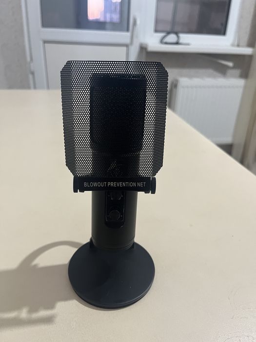 Микрофон студийный