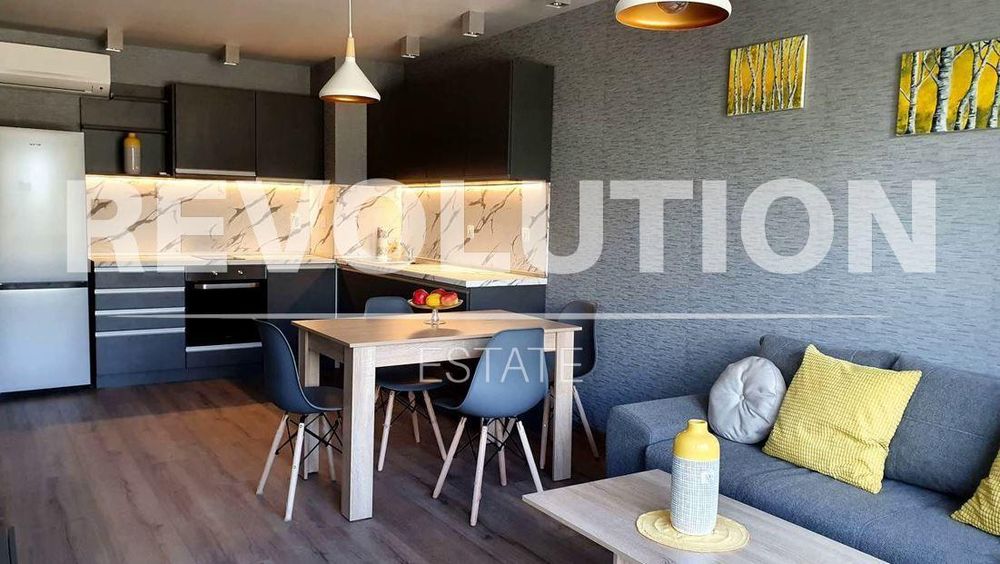 Двустаен апартамент в района на Св.Св. Константин и Елена!