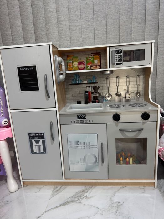 Детска дървена кухня