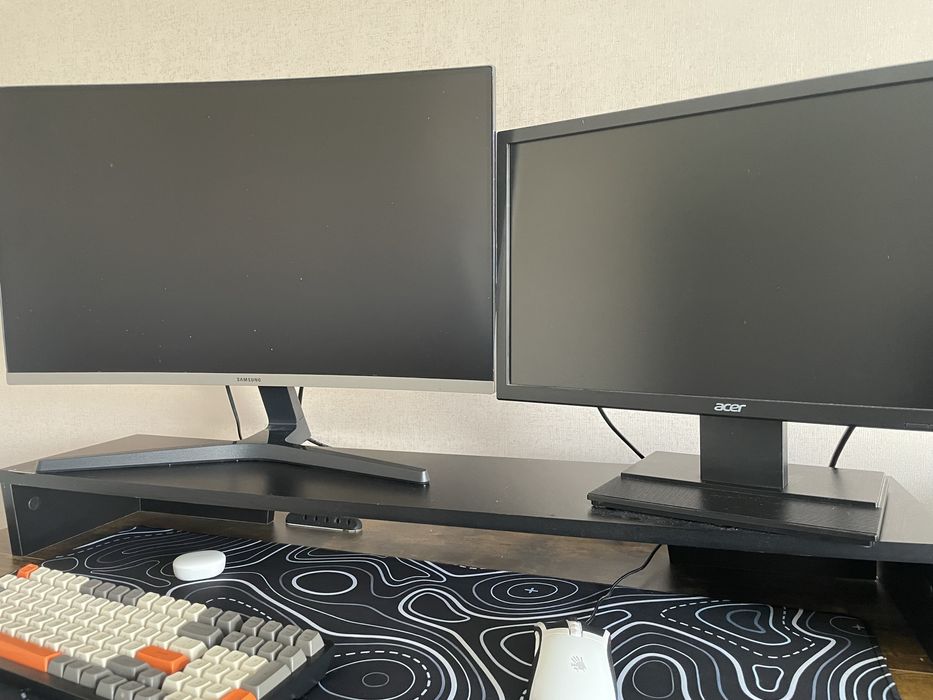 Мониторы в отличном состоянии(КОМПЛЕКТ)