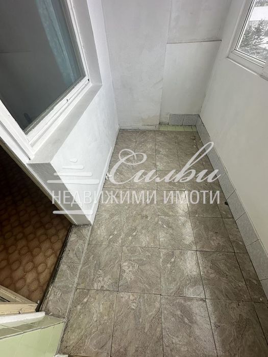 Продава се Едностаен апартамент в Шумен, Тракия - 47 кв.м за 1075 €/кв.м - Снимка #3