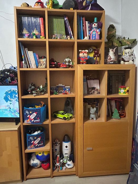 Vând bibliotecă din lemn