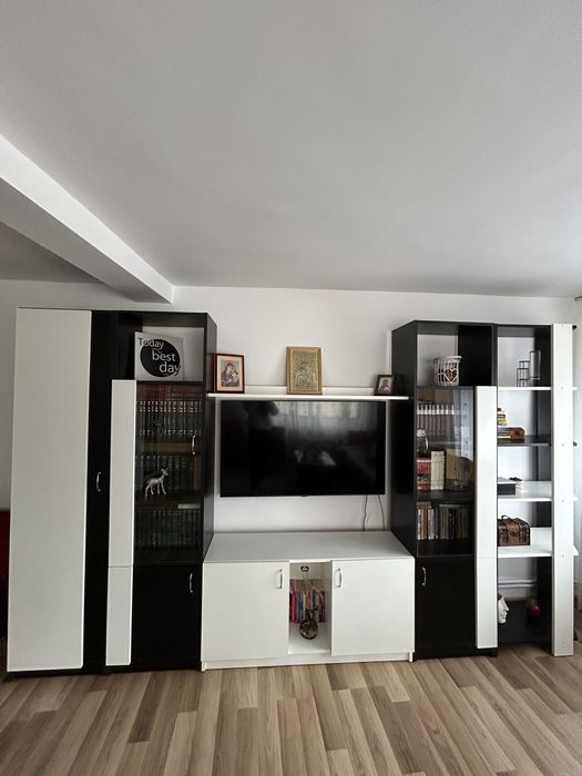 Mobila living din lemn prelucrat