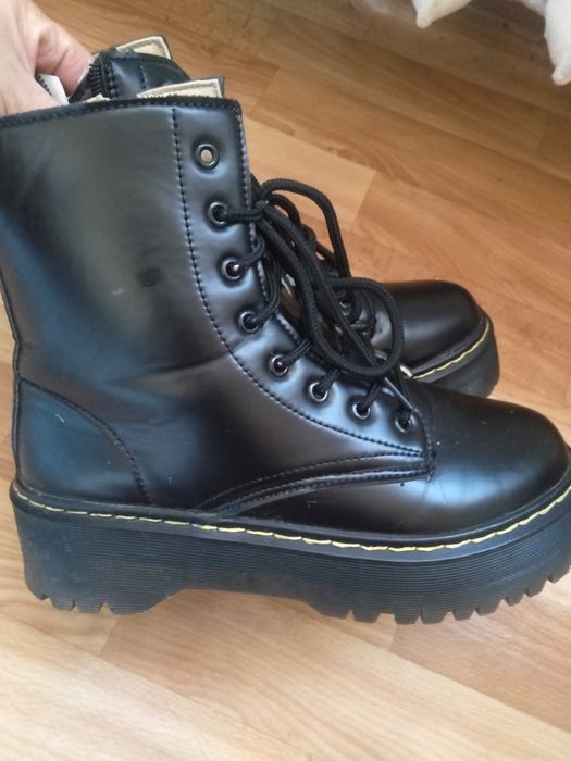 Срочно продаю демисезонные ботинки!!!