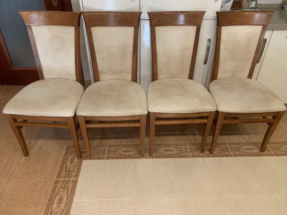 Комплект трапезни столове