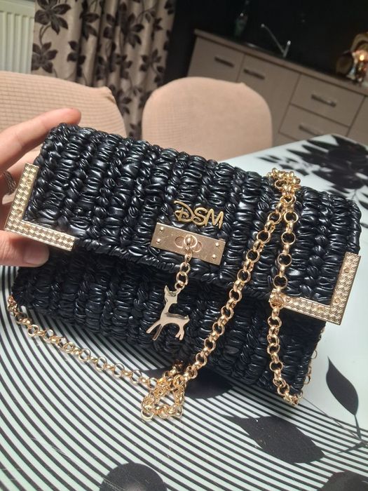 Gentuta lucrata manual pe plasa