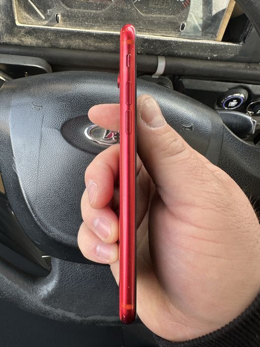 Iphone se 2020 red product