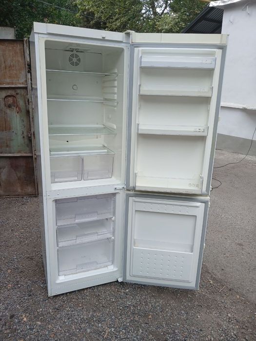 Продаётся холодильник артел