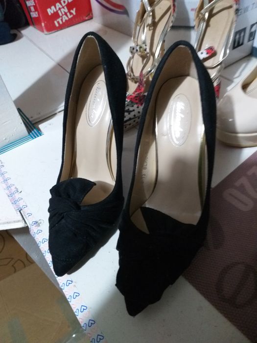 Incaltaminte Dama Pantofi Sandale 20 lei Perechia