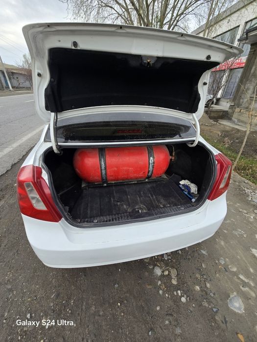 Laseti 2011 sroshni sotiladi