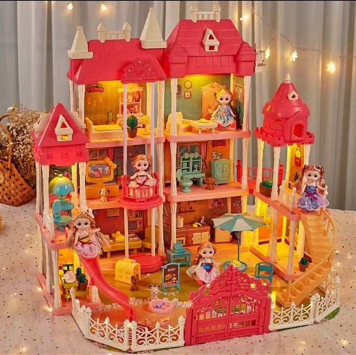 Кукольный Домик  с Куклой