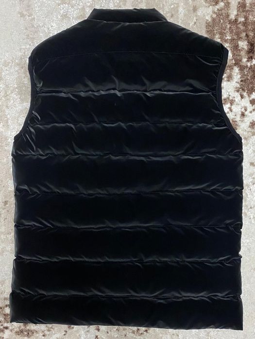 Vând vesta noua de bărbați Puma