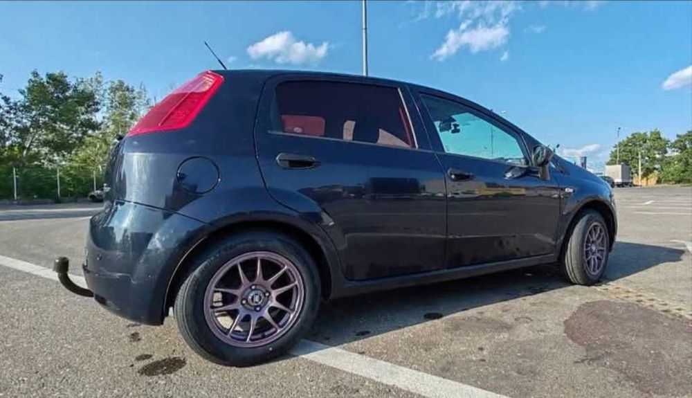Fiat Grande Punto benzina 2000€