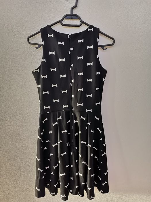 Rochie alba cu negru