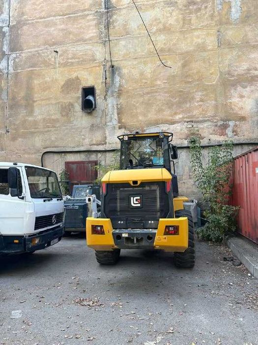 Аренда фронтального погрузчиков и бокатов от собственника