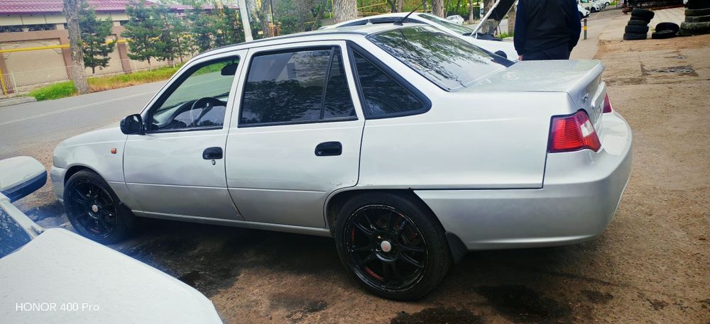 Nexia 2 sotiladi!
Mashina holati juda yaxshi, minishga tayyor.
Mo