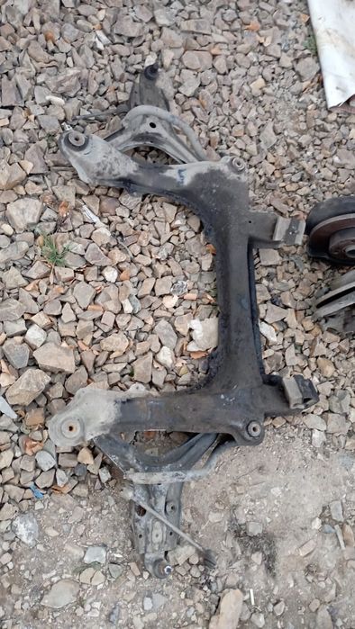 Продам запчасти на Ауди 80 б3