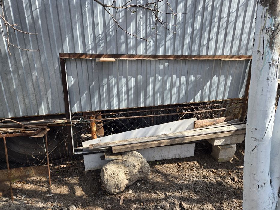 Продам железную дверь