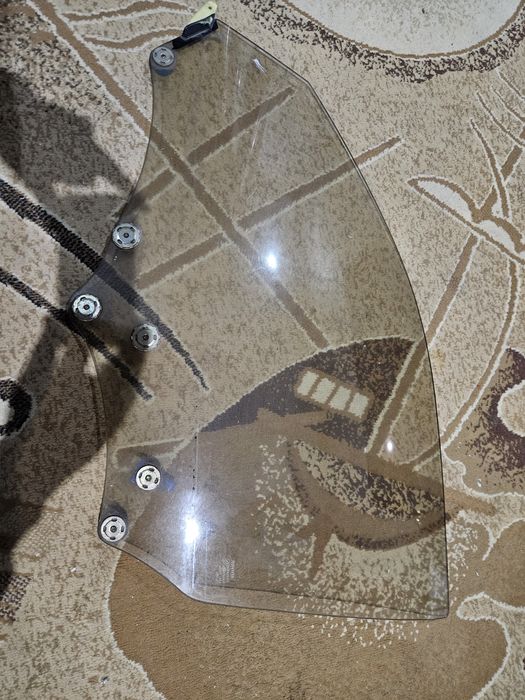 Продам левой стекло тоёта марк 2