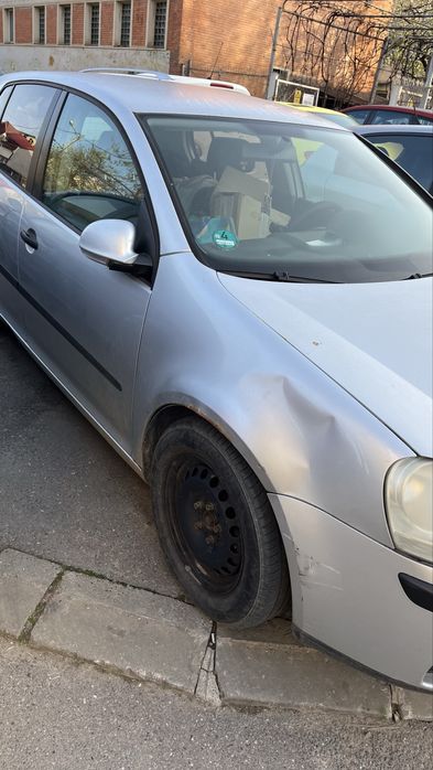 VW Golf 5 – 1.6 Benzină – 2005