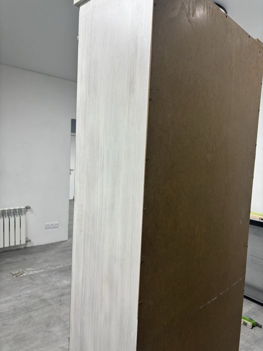 Продам шкаф (витрина )