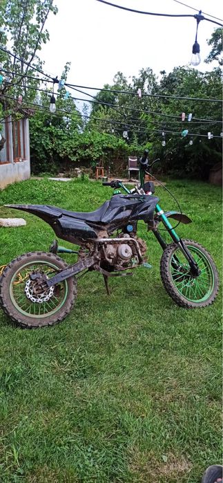 Se vinde cros 125 cf
