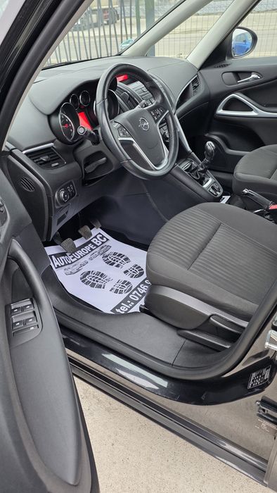 Opel Zafira  an 2012 RAR EFECTUAT 1.4 benzina 120 cp 7 locuri