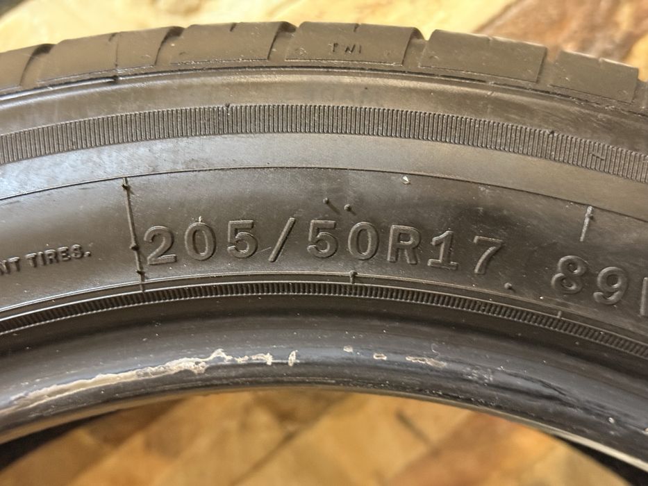 Продается авто шины 205/50/17