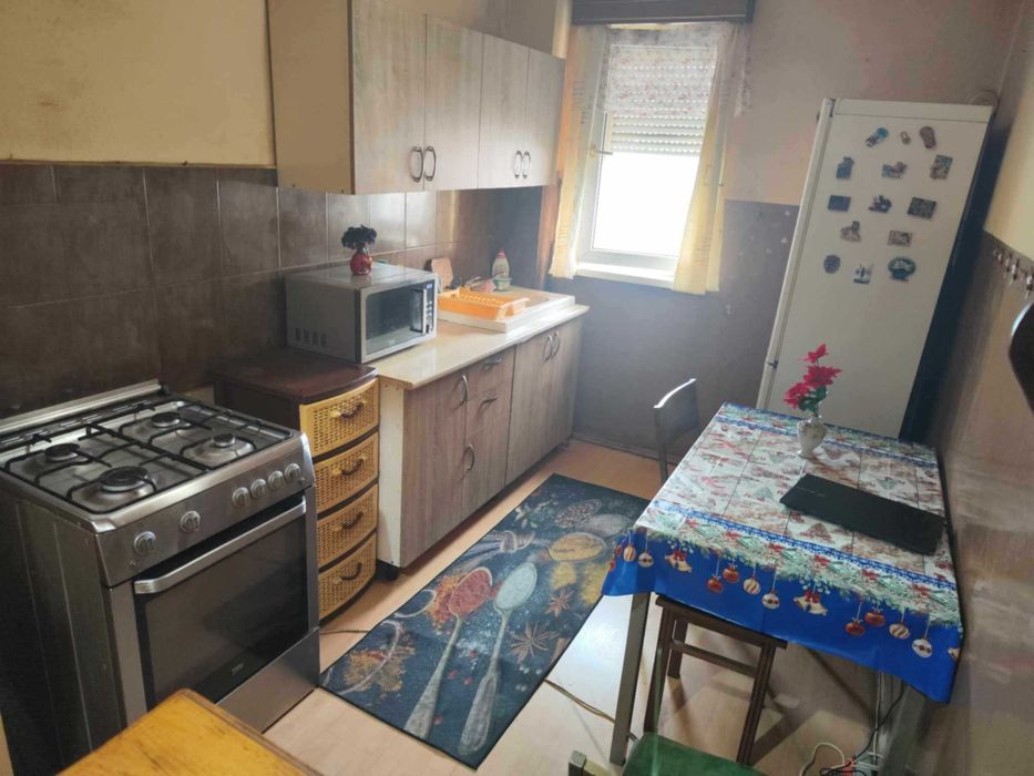 Vand apartament 2 camere, mobilat si utilat.