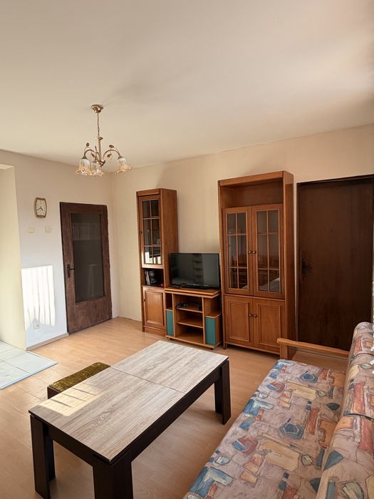 Дава се под наем Етаж от къща в Перник, Клепало - 95 кв.м за 388.62 € - Снимка #2