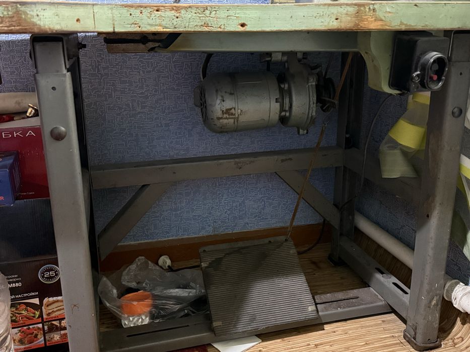 Продам швейную машинку