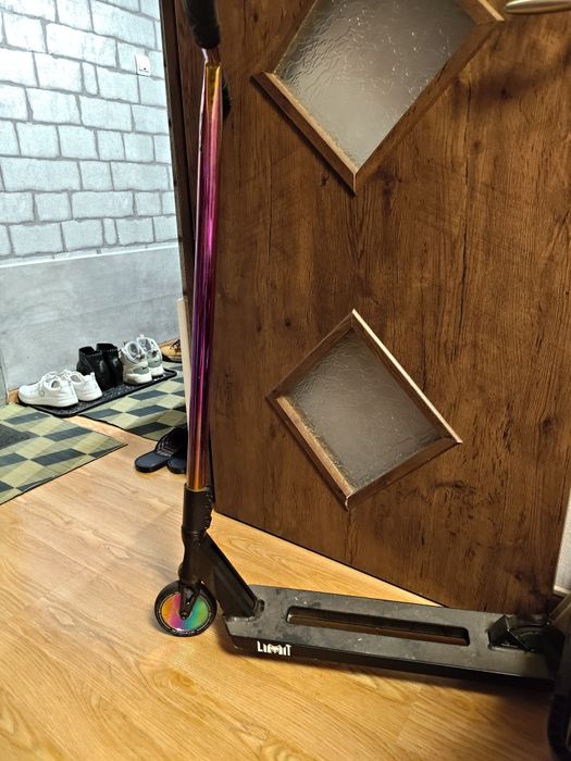 Продам трюковой самокат limit