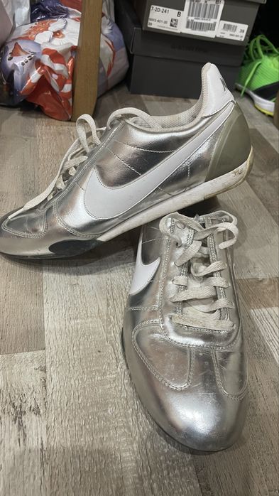 Маратонки  NIKE размер 39