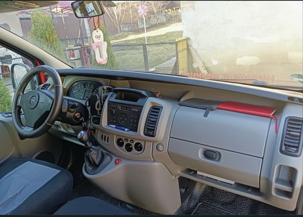 Opel Vivaro 2004 – 1.9 CDTI – 101 CP – Varianta lungă marfă – 3 locuri