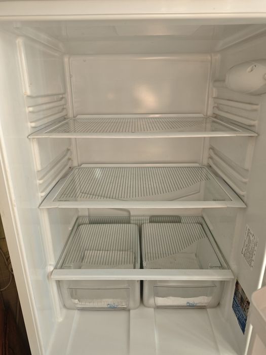 Холодильник Indesit