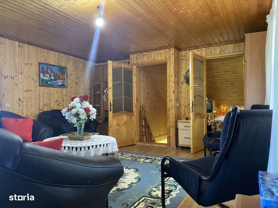 Oaza de liniste si verdeata! Vanzare casa cu 5 camere in Pucioasa