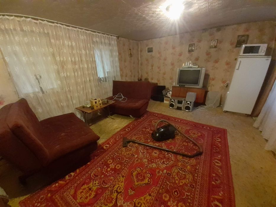 Продаётся дача. Зимняя.