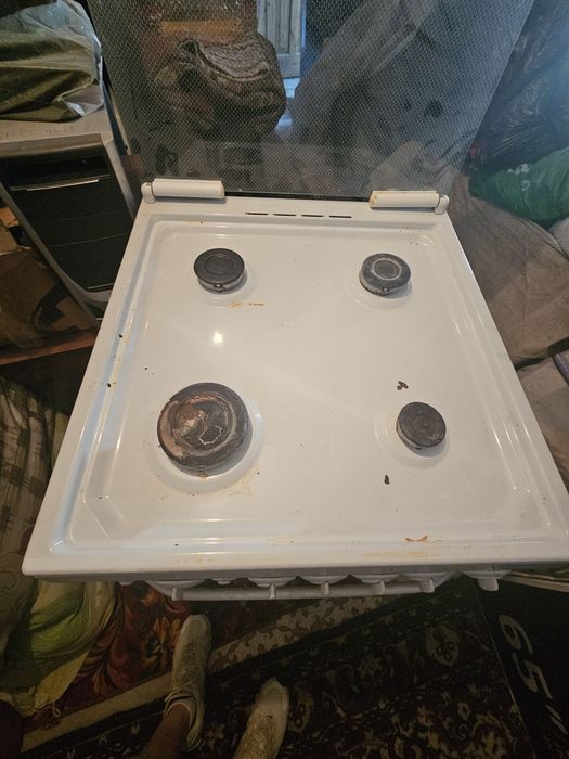 Продам газ плиту