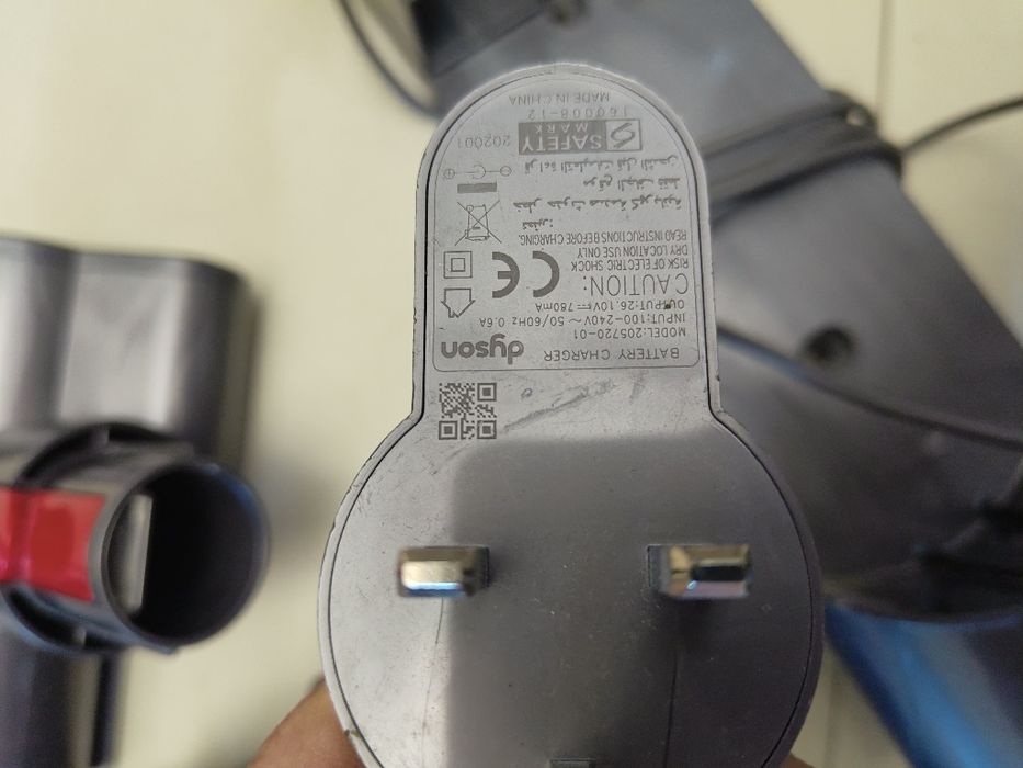 Aspiratoare dyson dc 62. V6 lot