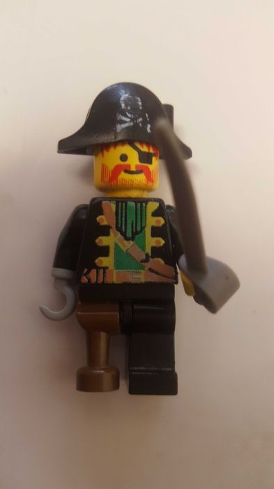 Стари Лего фигурки.