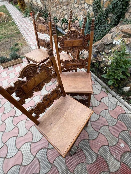 vand scaune din lemn sculptat