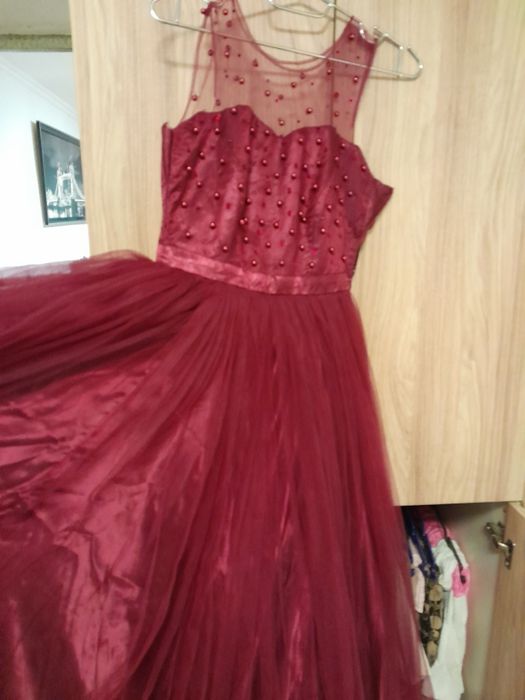 Продам платье темно бардовое очень красивое одевала один раз новое бра