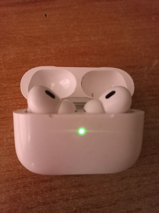 Продам наушники айриподс 2 про