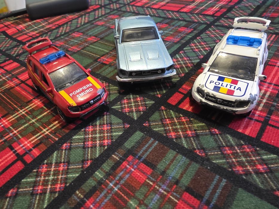 Vand 3 machete   (dacia duster,mustang)