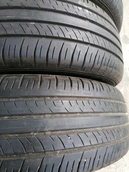 Vând 4 anvelope vară dunlop 215.60.17
